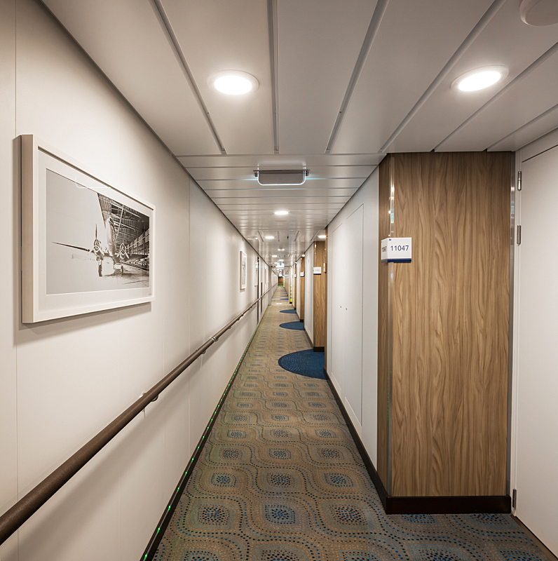 Lautex metal ceiling in MS1 cruise ship corridor